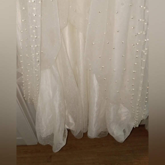 Juniors' Imitation-Pearl-Embellished Gown size 5/6 - Picture 7 of 7